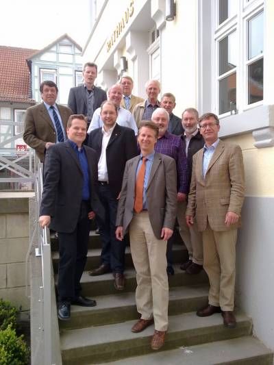 Gruppenbild 2010 - April 2010, nach der Ratssitzung auf der Ratshaustreppe. Zusammen mit Erstem Stadtrat Martin Knof. Auf dem Bild fehlt Ratsfrau Margot Albrecht.