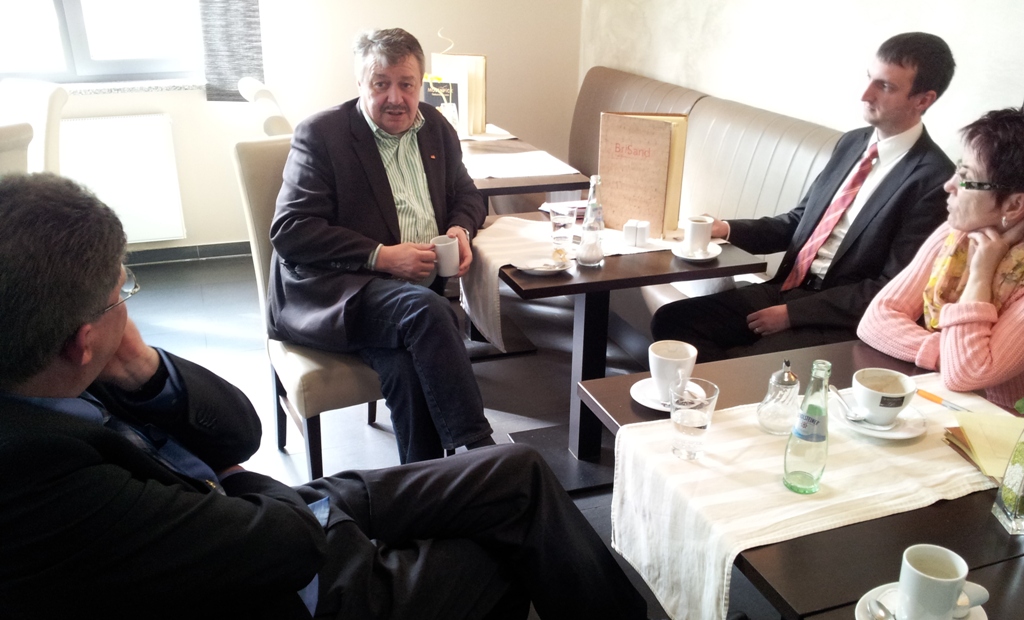 Im Café BriSand fand die Bürgersprechstunde mit Günter Lach statt.